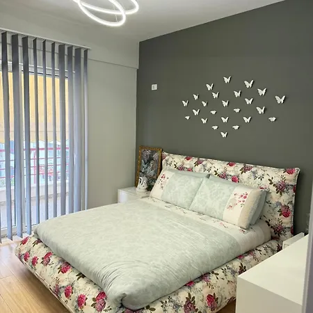 Fia Dry With Terrace Apartment Tirana